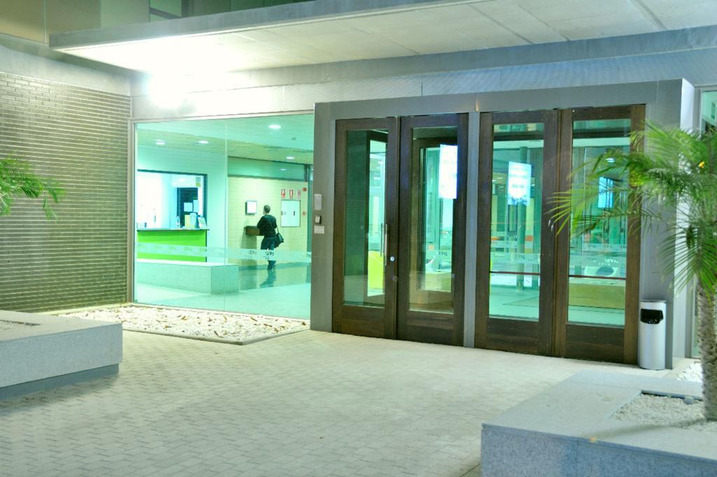 Residencia Universitaria Resa Damia Bonet Валенсія Екстер'єр фото