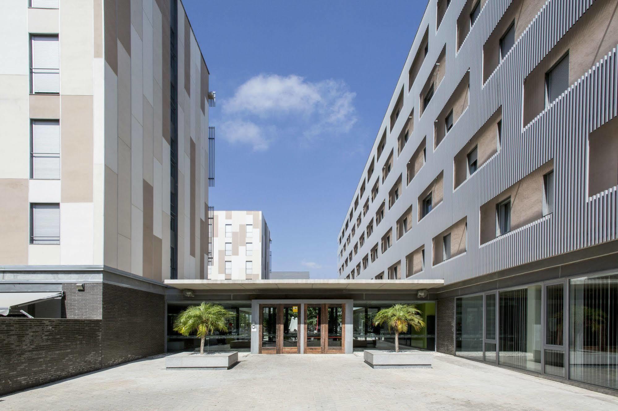 Residencia Universitaria Resa Damia Bonet Валенсія Екстер'єр фото
